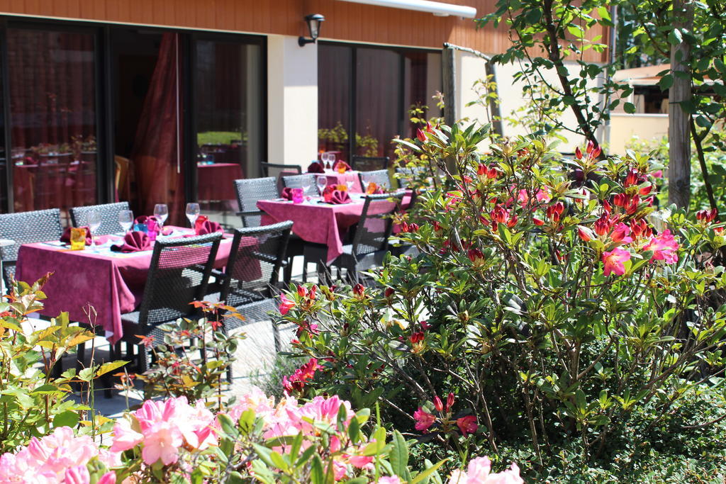 Le Champ Des Lys Hotel